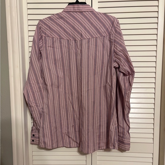 Cinch Women's Button Down Shirt - Picture 2 of 3